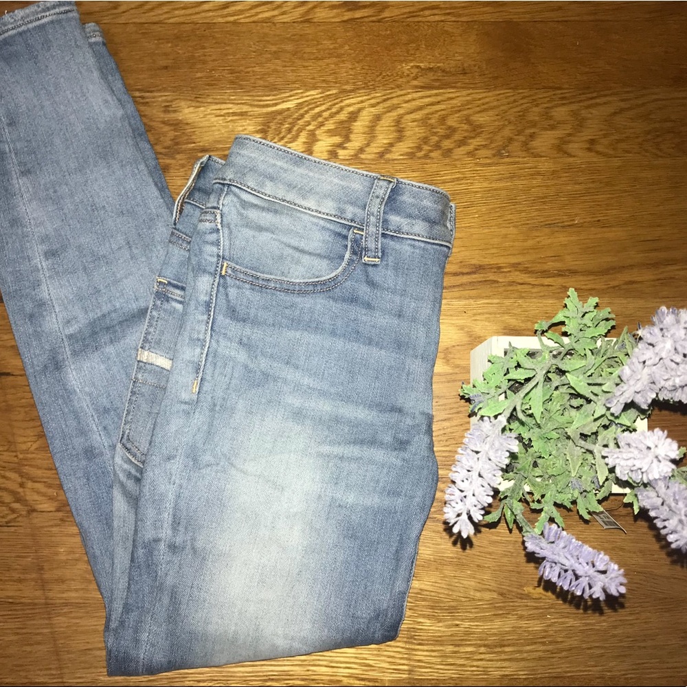 American Eagle Light Jeans